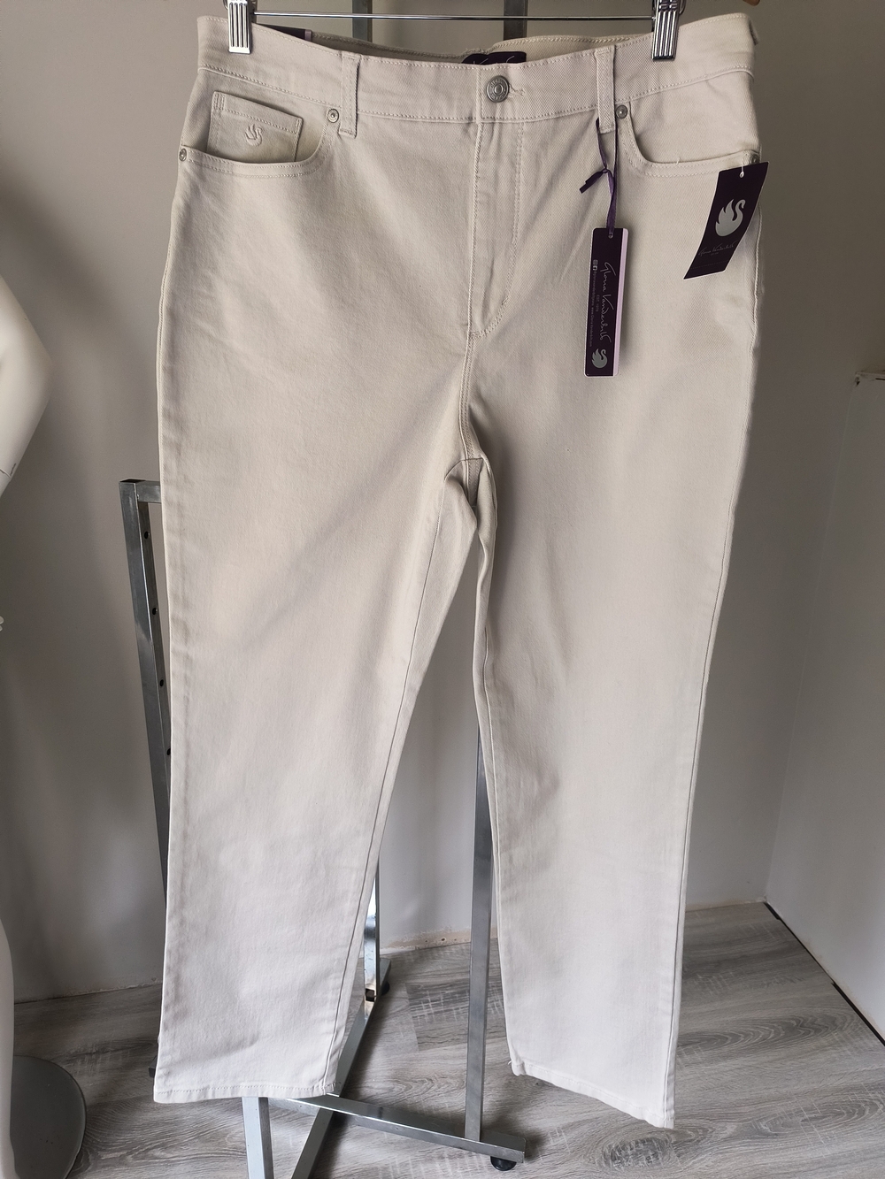 NWT Gloria Vanderbilt Amanda Slimming Jeans 14 Average Stonewood Tan